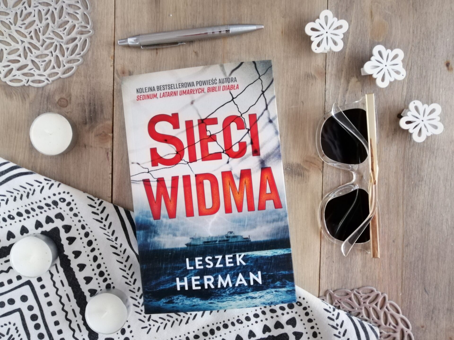 Okładka książki "Sieci widma" Leszek Herman