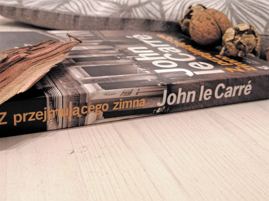 Okładka książki "Z przejmującego zimna" John le Carre