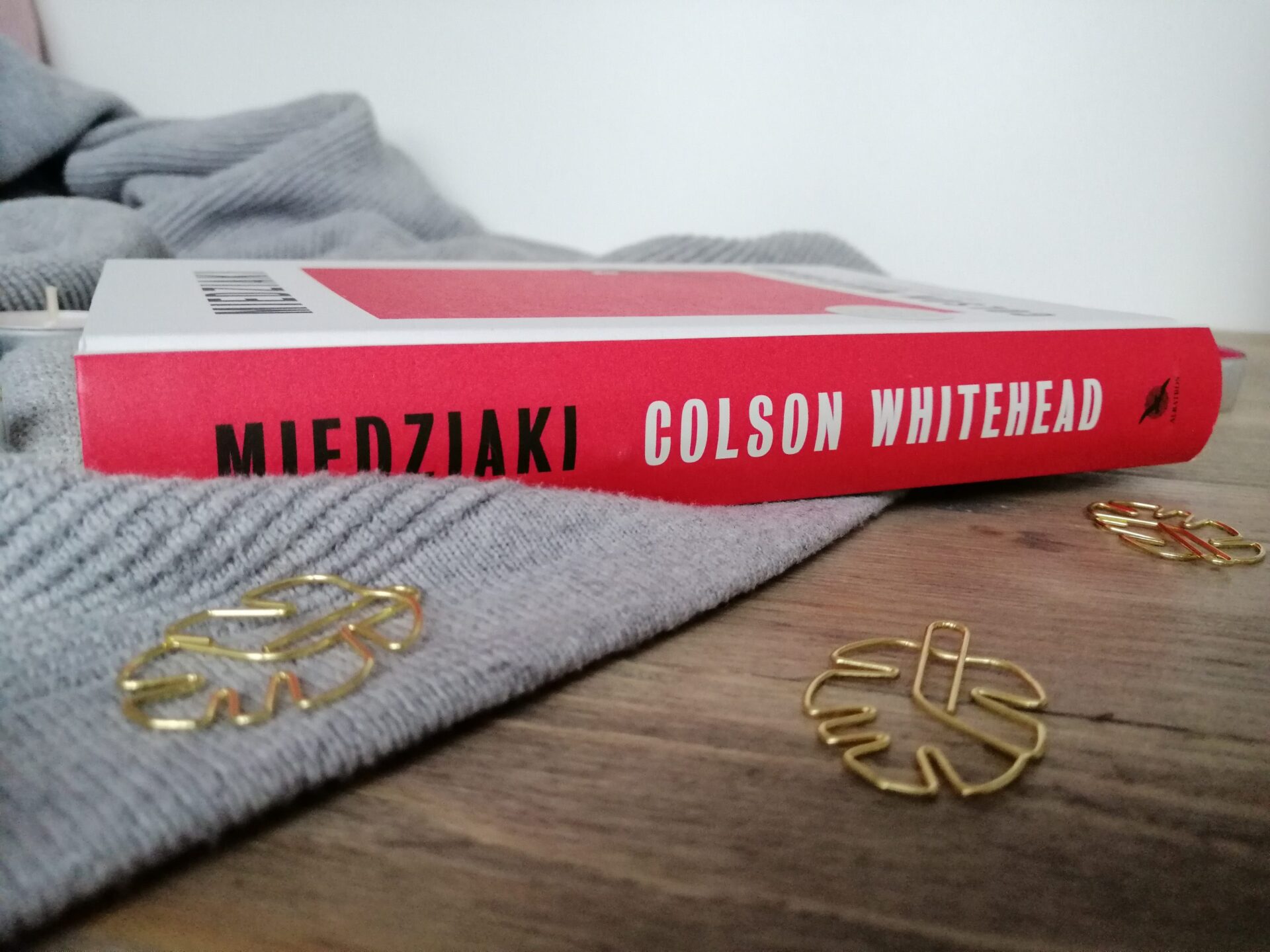 Okładka książki "Miedziaki" Colson Whitehead