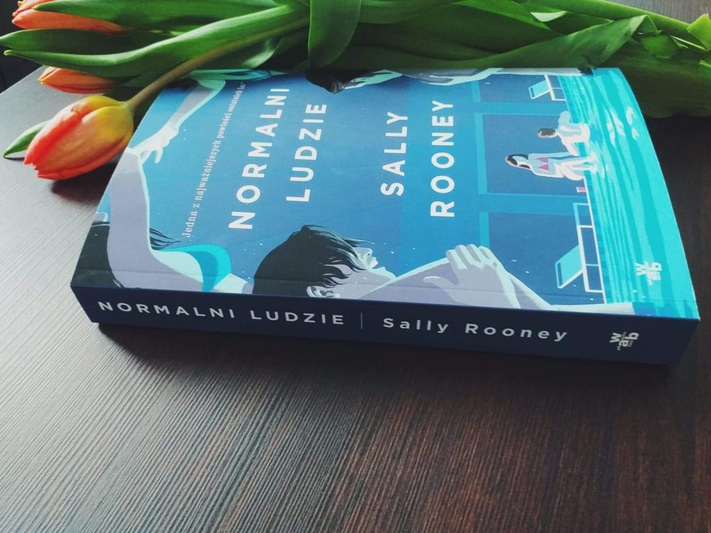 Okładka książki "Normalni ludzie" Sally Rooney