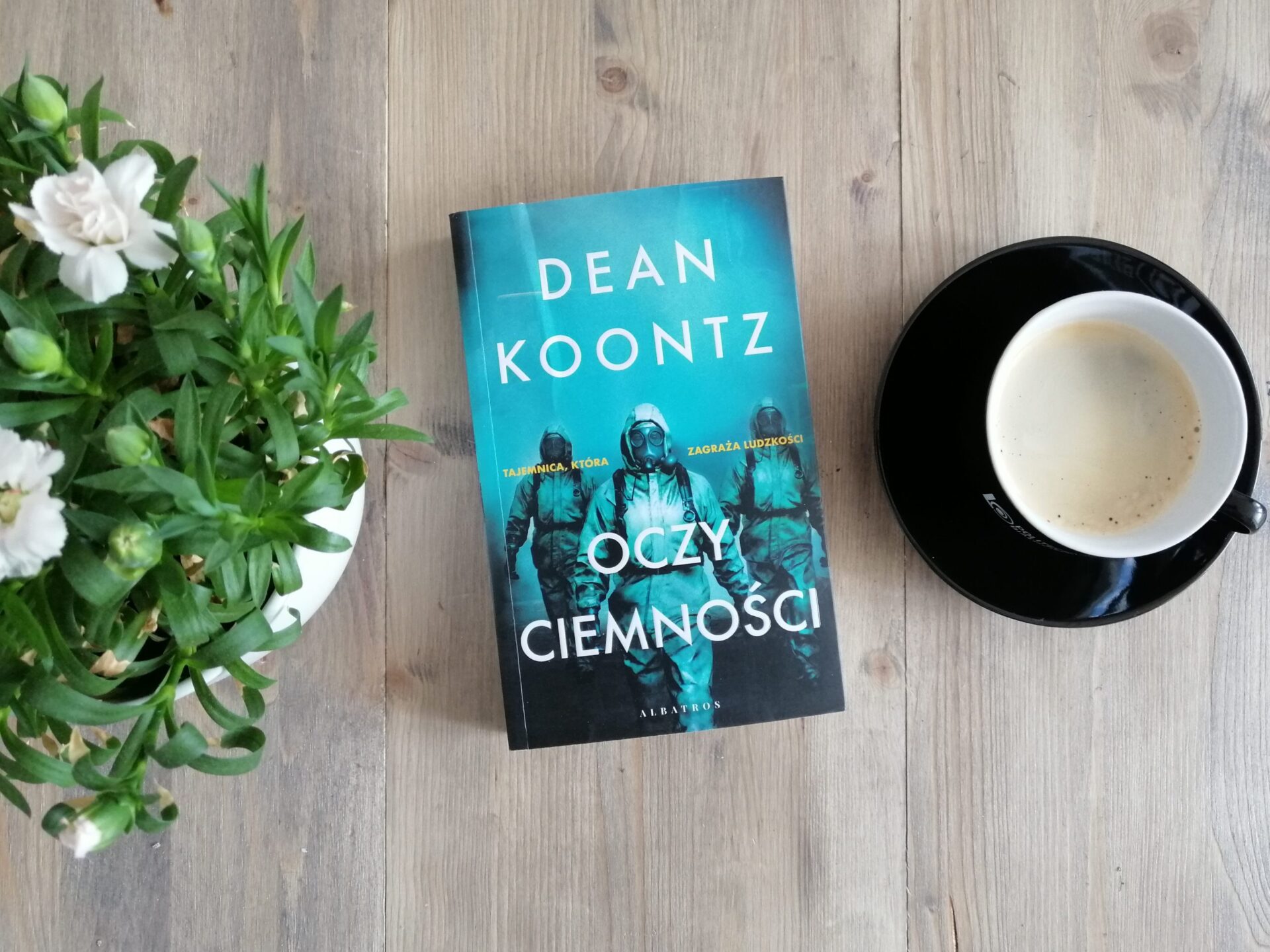 Okładka książki "Oczy ciemności" Dean Koontz