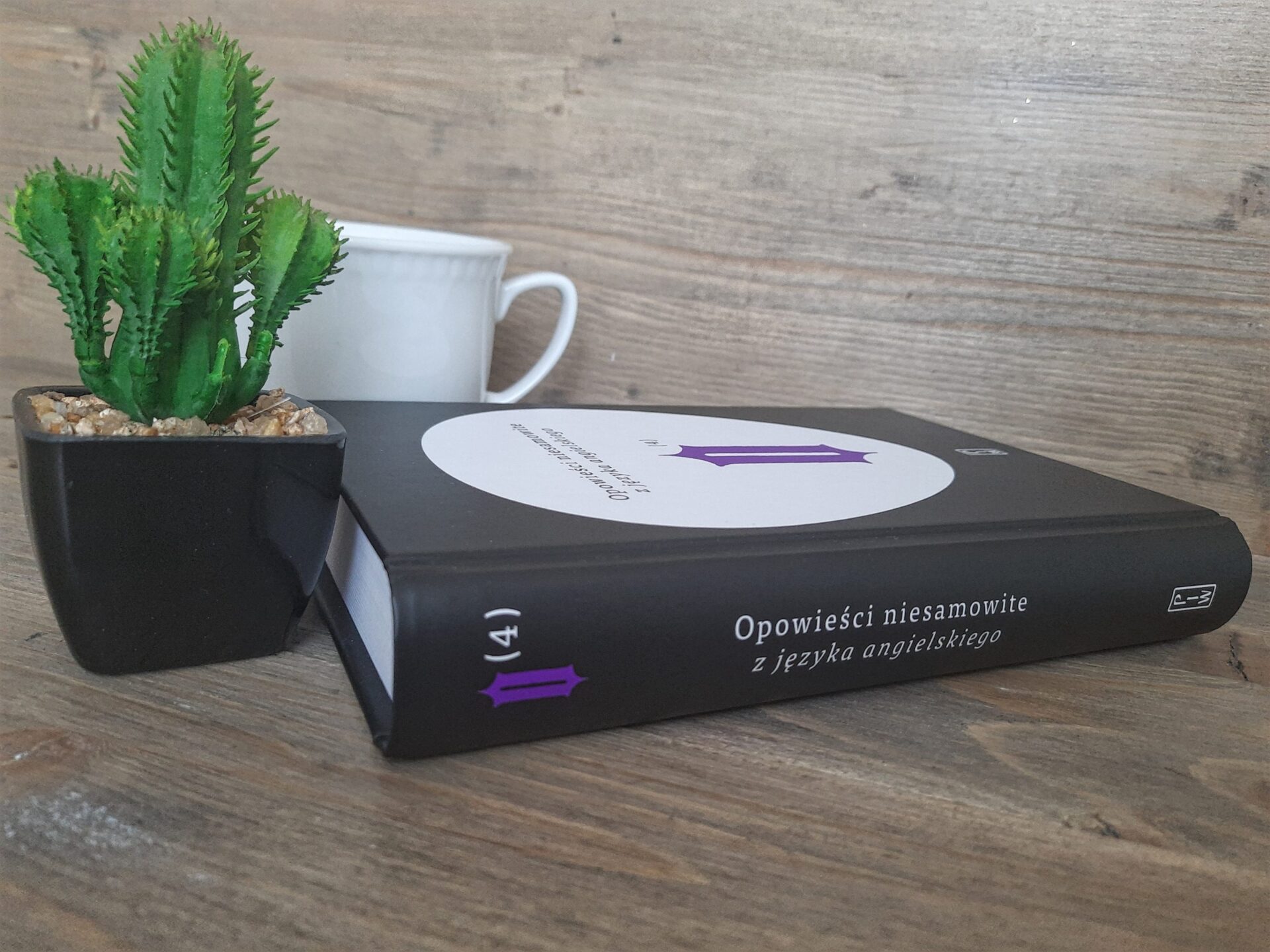 Okładka książki "Opowieści niesamowite z języka angielskiego"