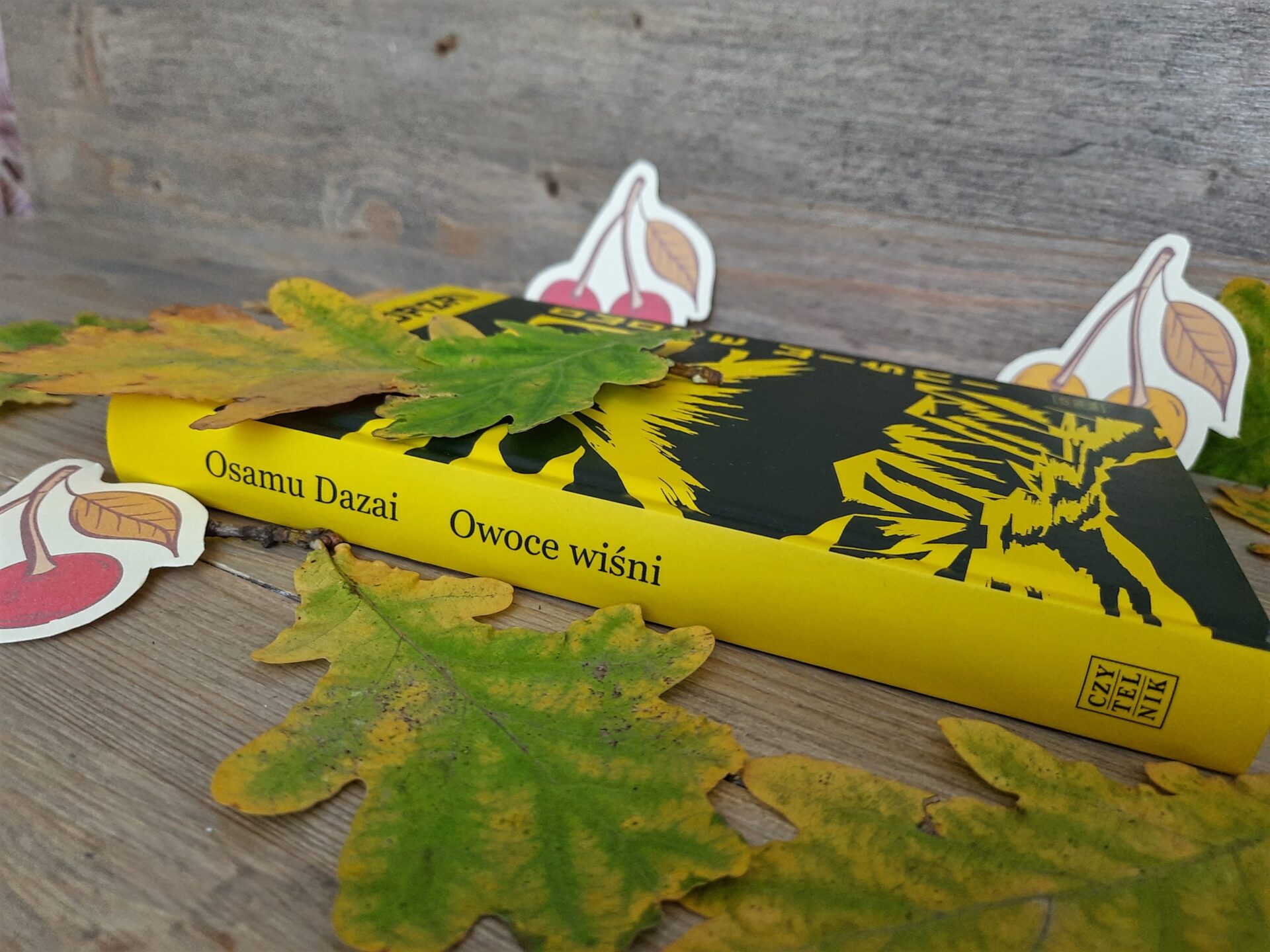 Okładka książki "Owoce wiśni" Osamu Dazai