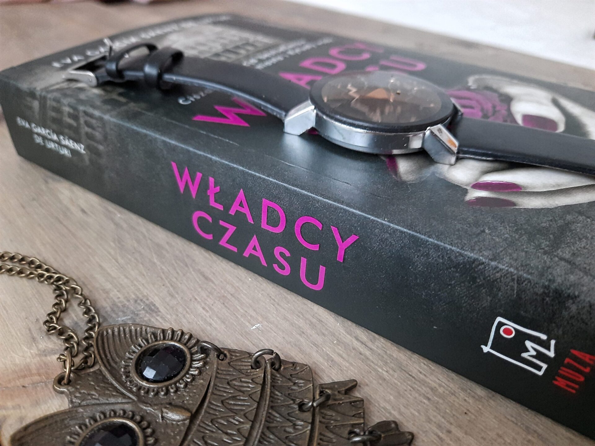 "Władcy czasu" Eva García Sáenz de Urturi