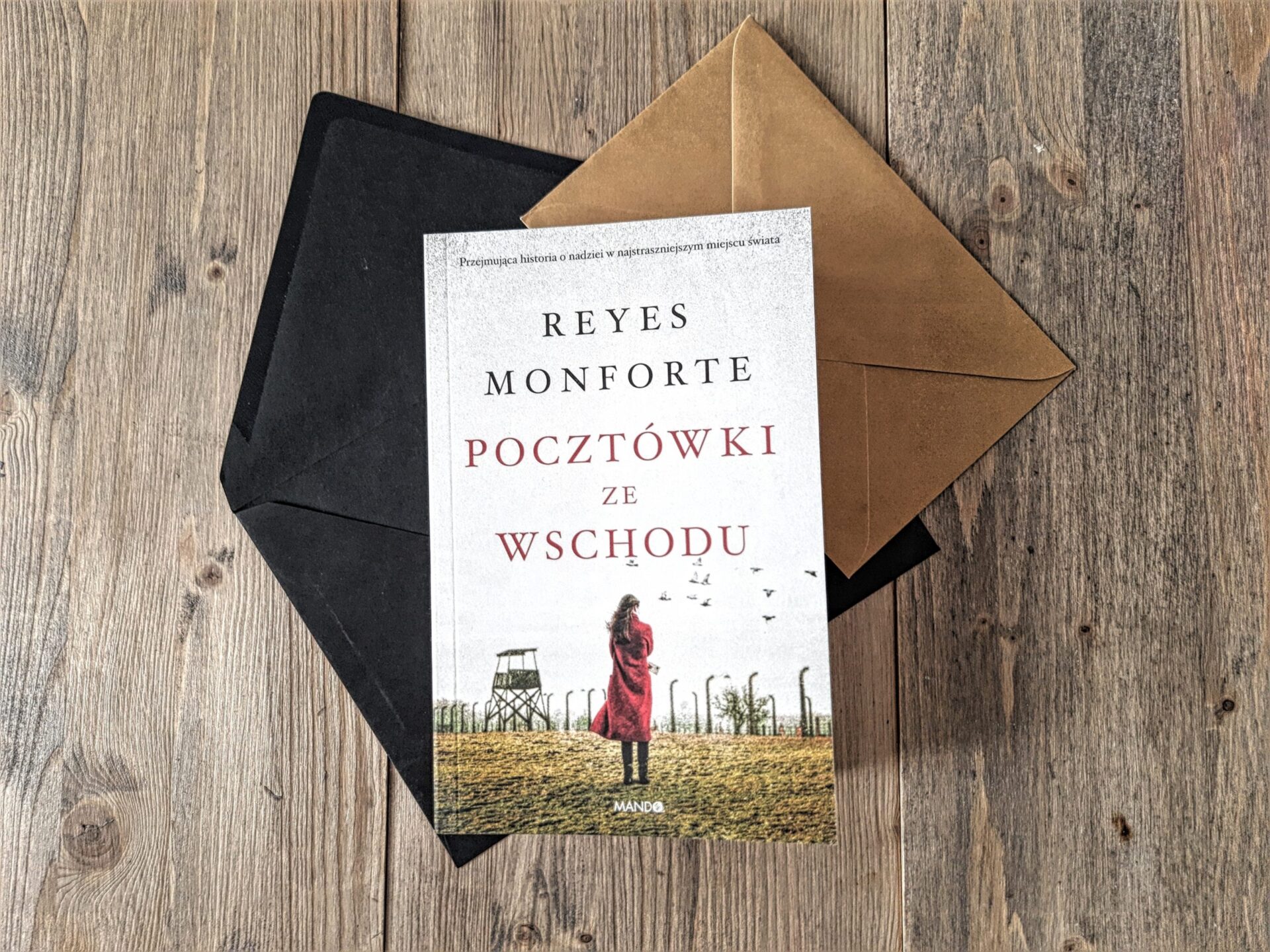 okładka książki "Pocztówki ze Wschodu" Reyes Monforte