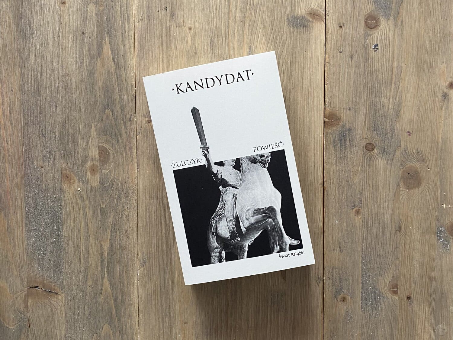 Okładka książki "Kandydat" Jakub Żulczyk