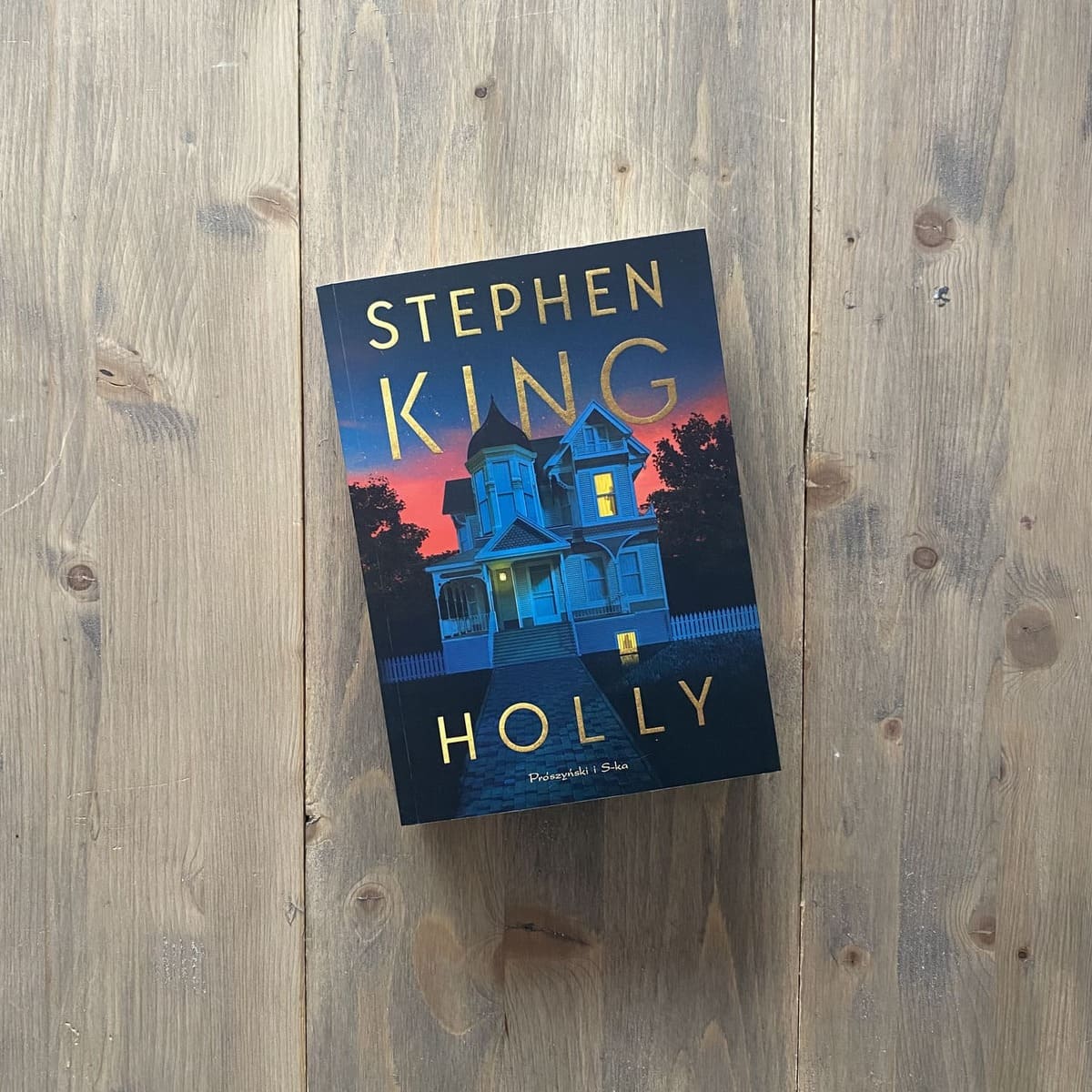Okładka książki "Holly" Stephen King