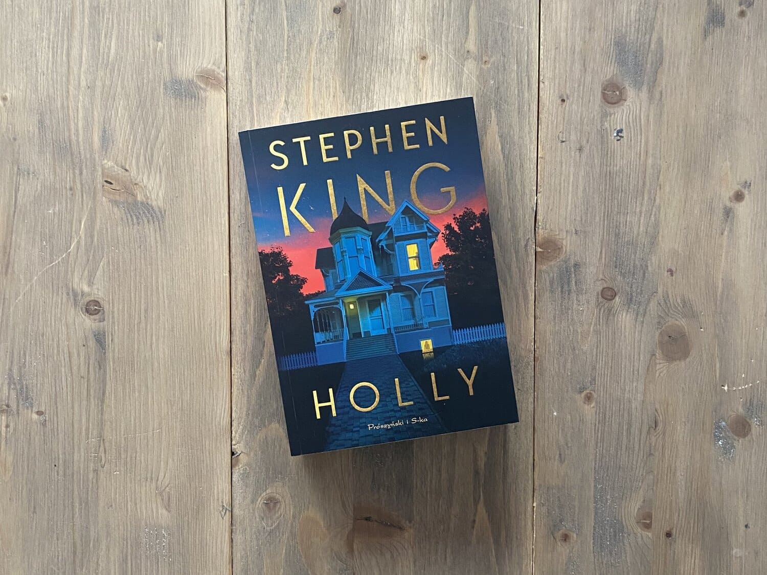 Okładka książki "Holly" Stephen King