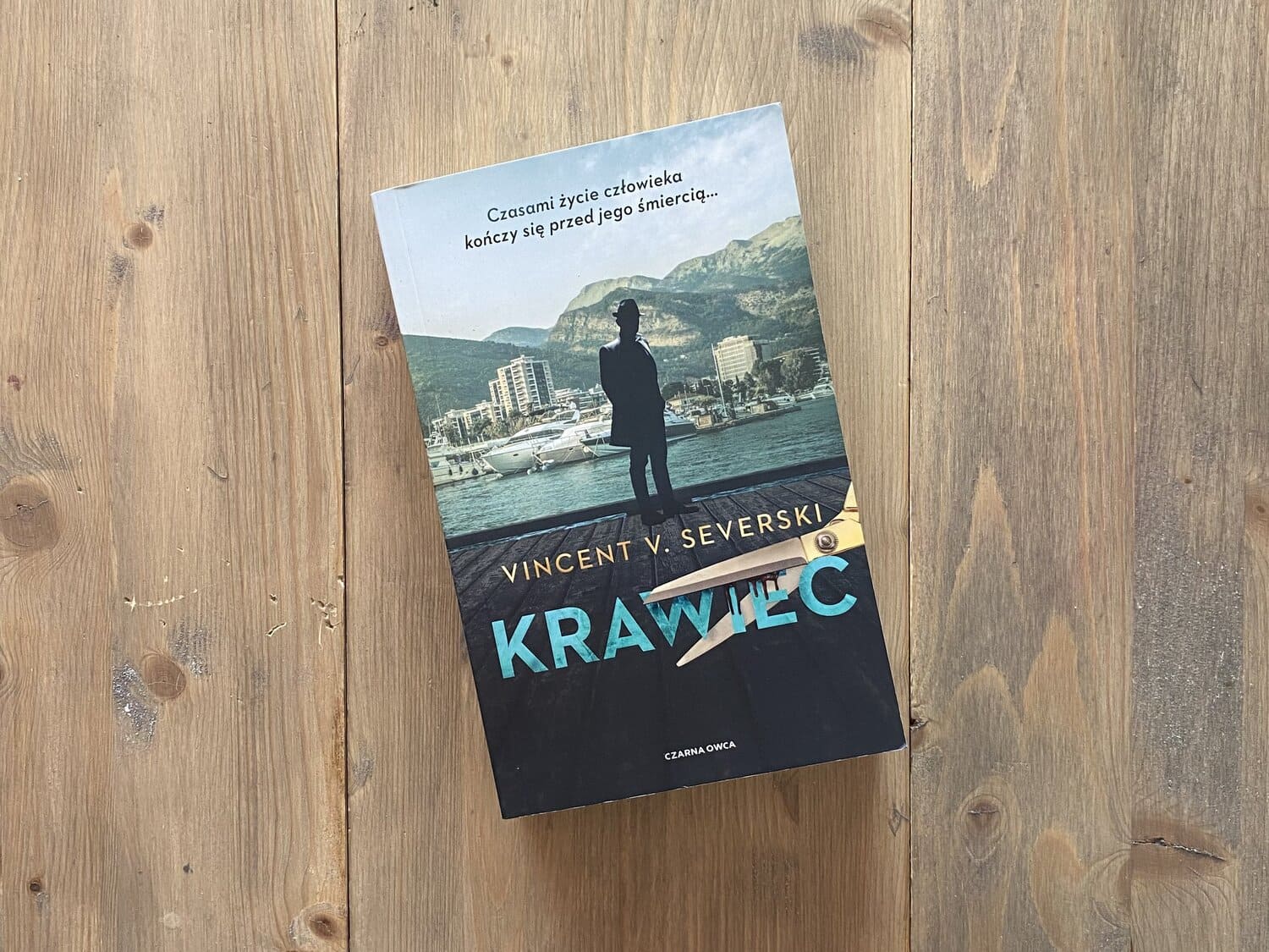 Okładka książki "Krawiec" Vincent V. Severski