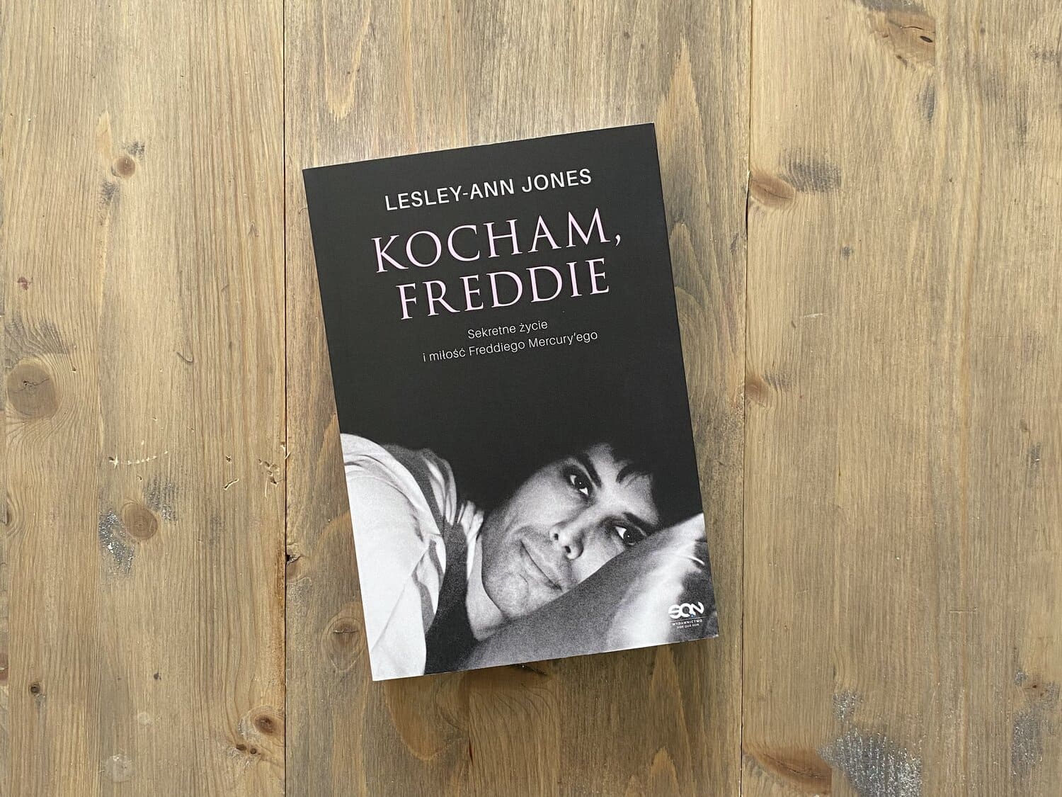 Okładka książki "Kocham, Freddie" Lesley-Ann Jones