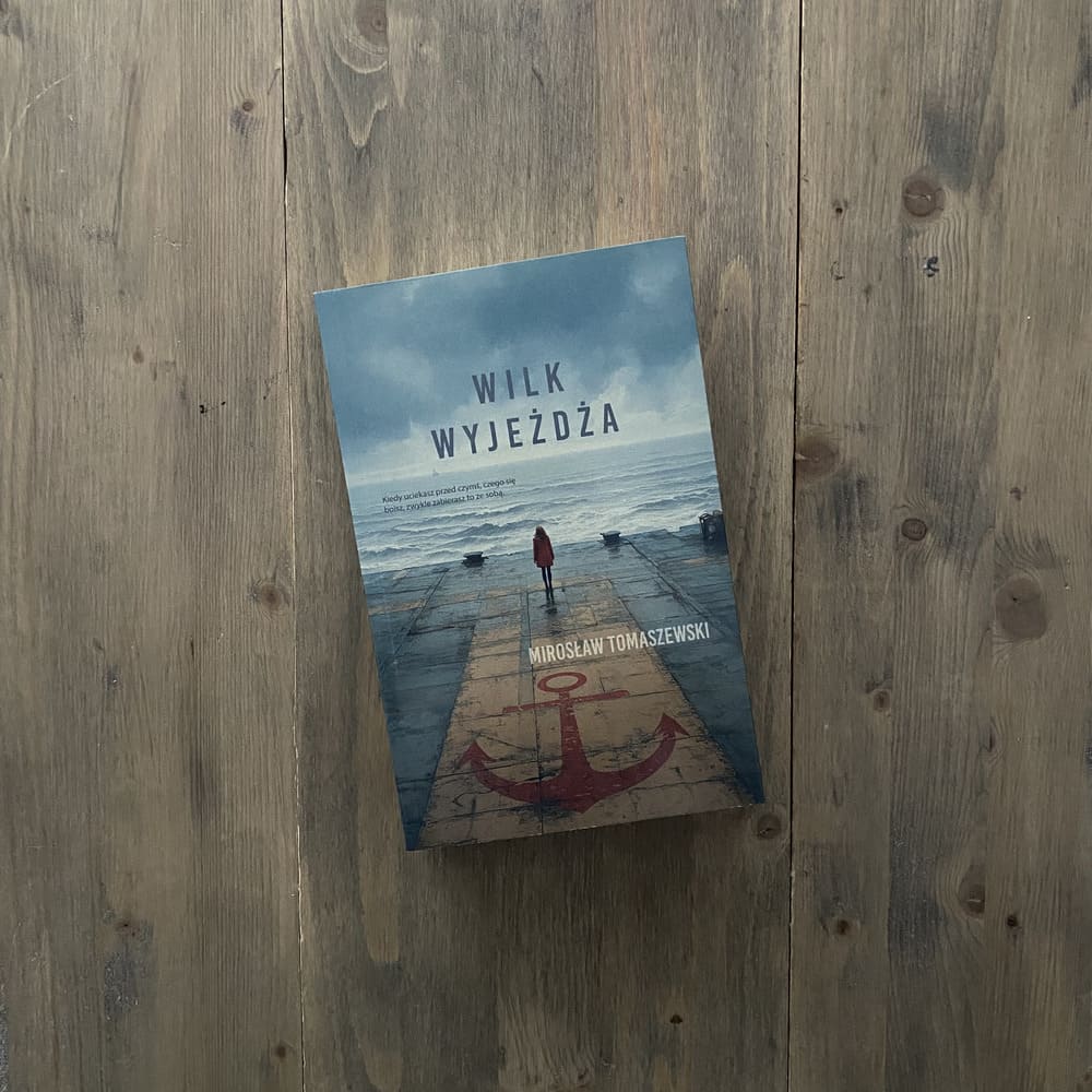 Okładka książki "Wilk wyjeżdża" Mirosław Tomaszewski