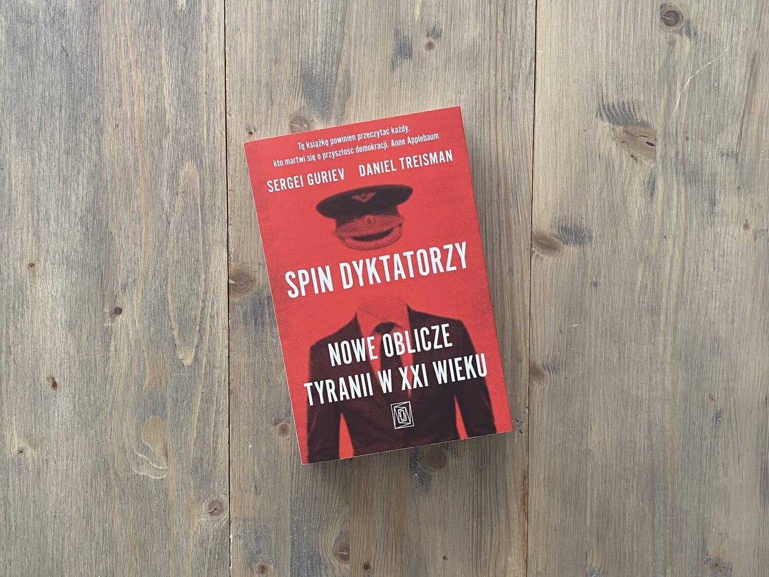 Okładka książki "Spin dyktatorzy" Sergei Guriev i Daniel Treisman